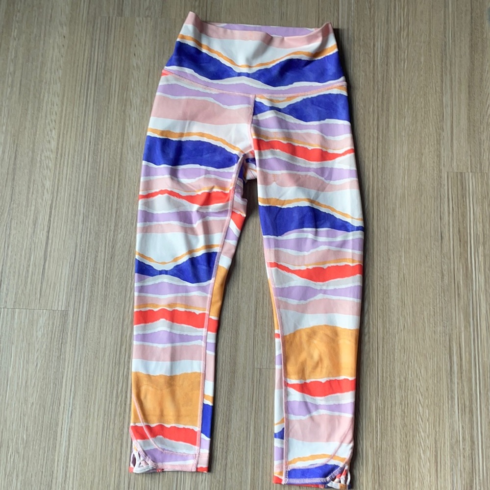Lululemon Wunder under watercolor crops